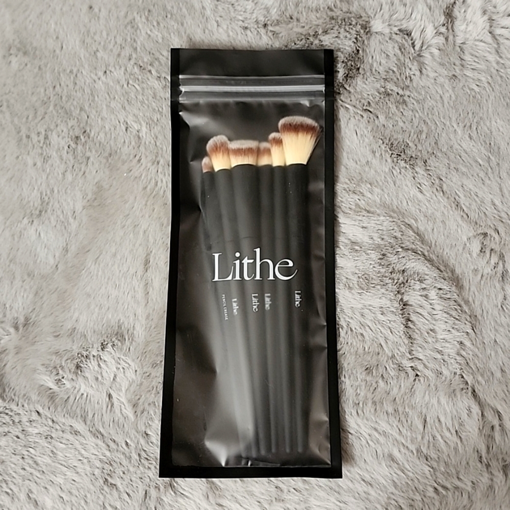 New Lithe Beauty Everyday Brush Set‎